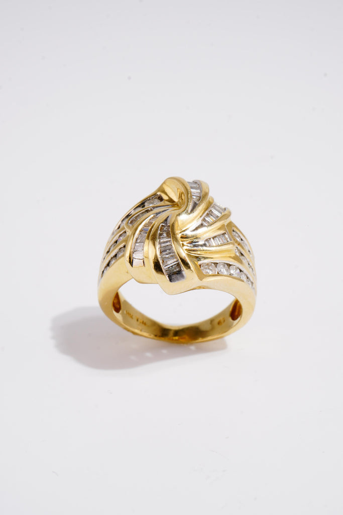 Zlatý Prsten s přírodním diamantem, 7.99 g